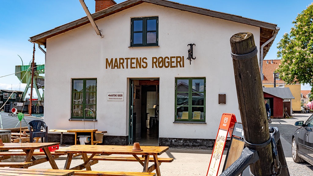 Martens Røgeri set ude fra